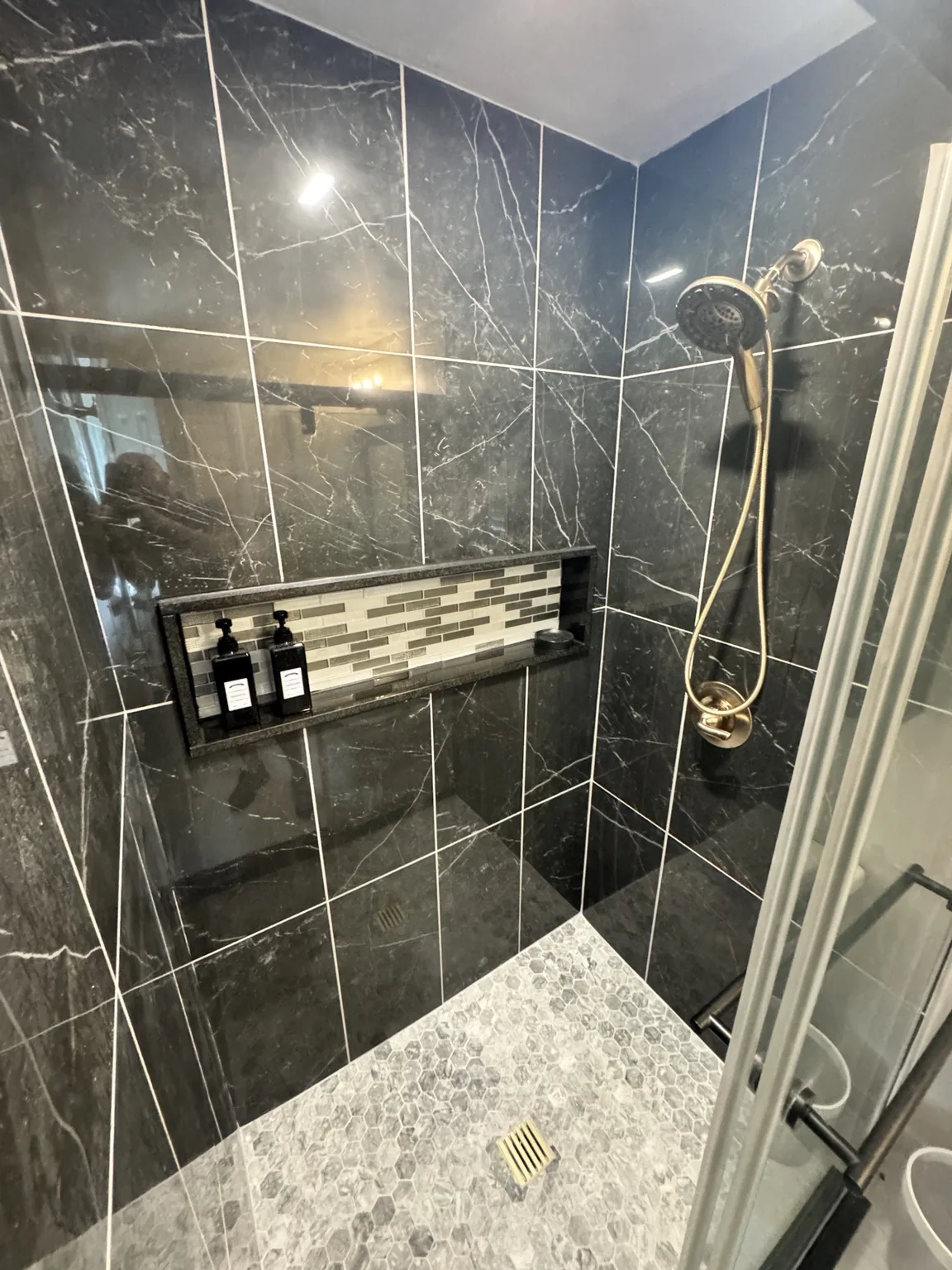 Little Bear Construction bathroom remodeling project photo 14