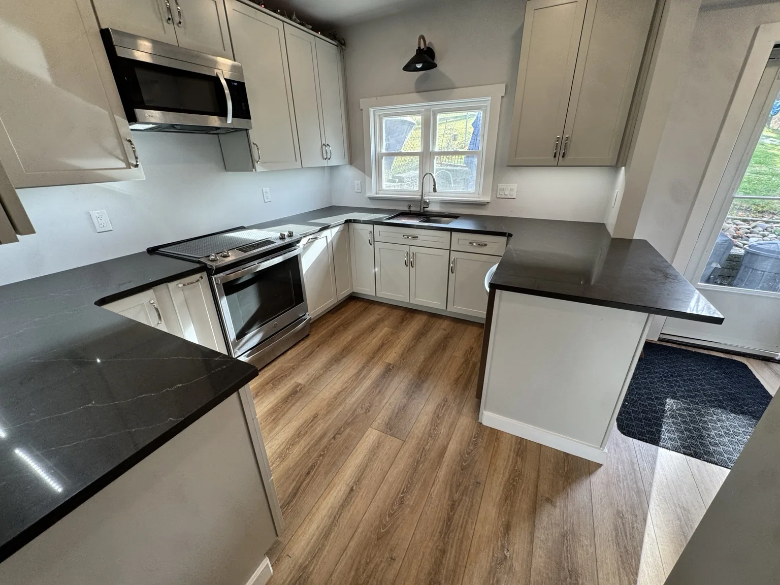 Little Bear Construction kitchen remodeling project photo 9