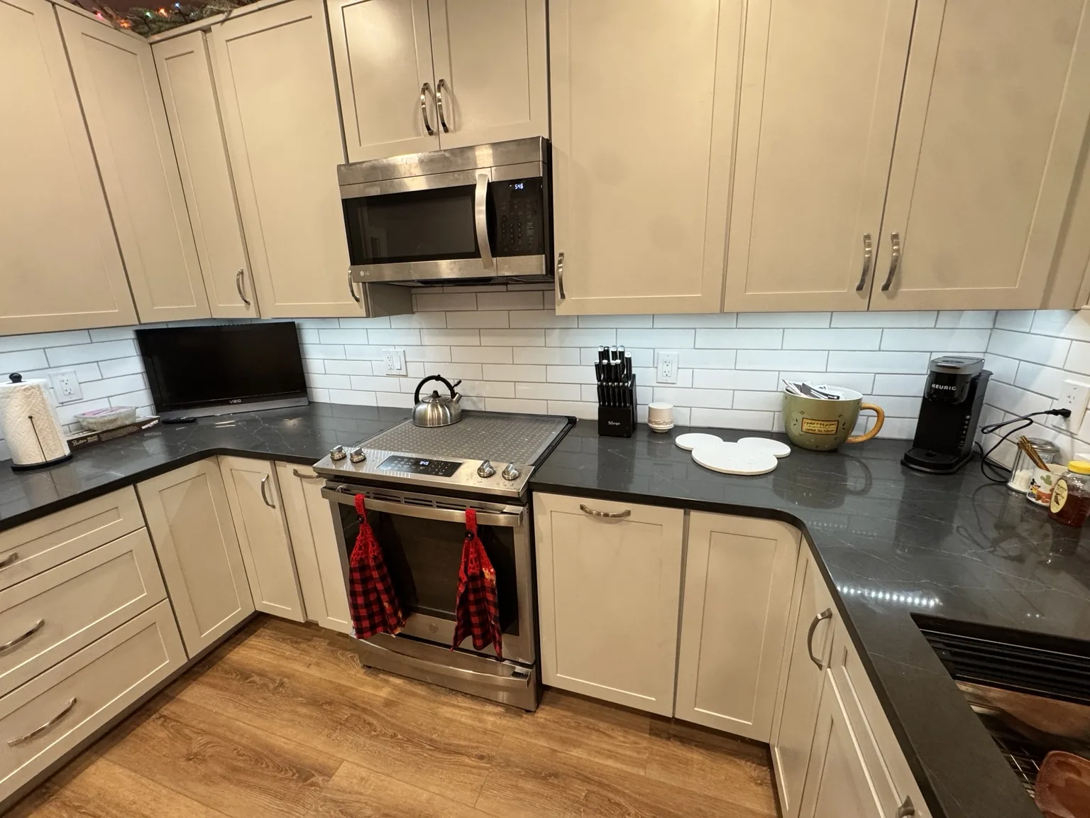 Little Bear Construction kitchen remodeling project photo 10