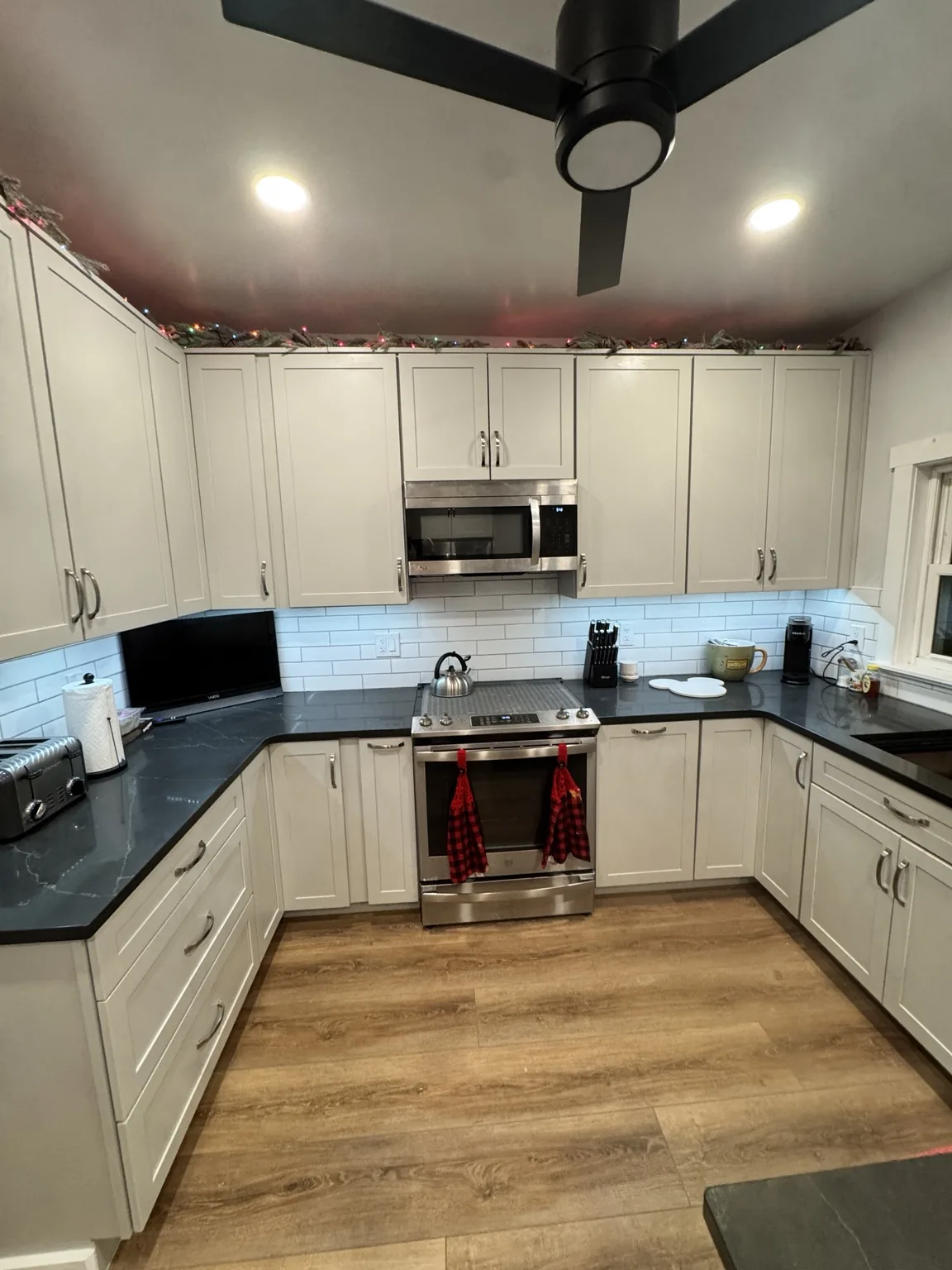 Little Bear Construction kitchen remodeling project photo 11